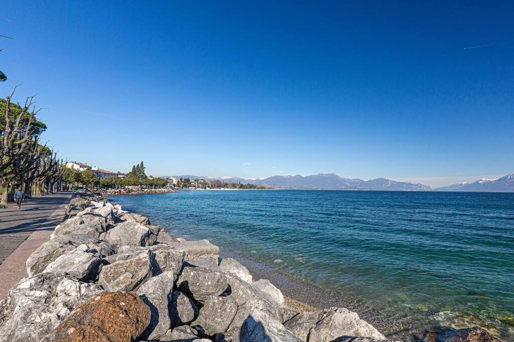 Garda Lake View Apartment Desenzano del Garda Ngoại thất bức ảnh